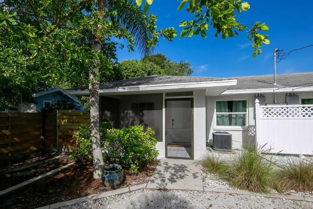Charming Old Florida Home 15 Mins From Beaches Sarasota